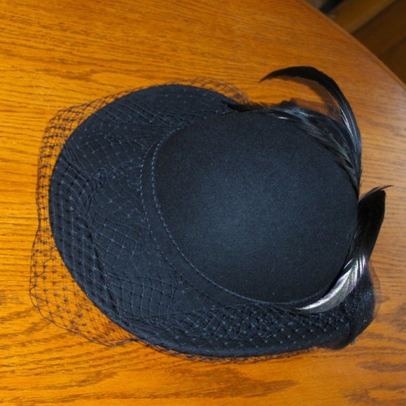 Lancaster Women's Black Hat with Feathers and Netted Felted Wool - Picture 12 of 15